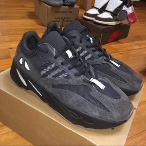 Adidas Yeezy 700 ‘Utility Black’